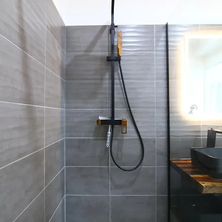 Le Cap Marlou Vue D'en Bas Saint-Mandrier-sur-Mer