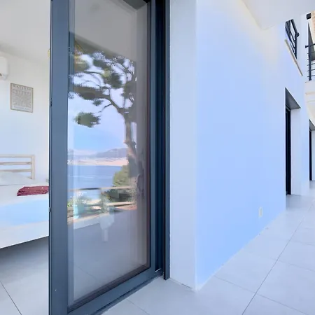 Le Cap Marlou Vue D'en Bas