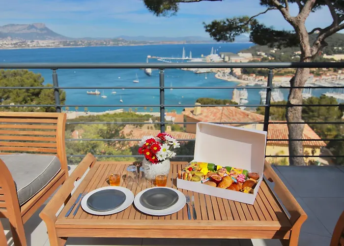 Le Cap Marlou Vue D'en Bas