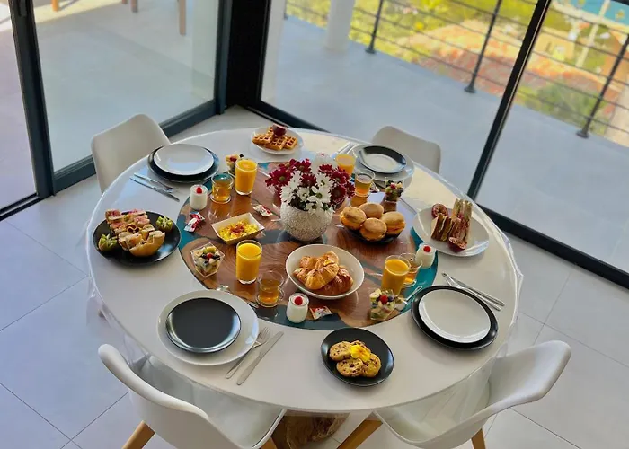 Le Cap Marlou Vue D'en Bas *