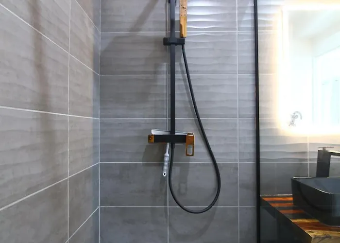 Le Cap Marlou Vue D'en Bas Saint-Mandrier-sur-Mer