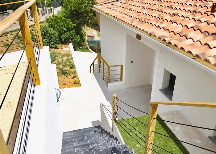 Le Cap Marlou Vue D'en Bas * Saint-Mandrier-sur-Mer