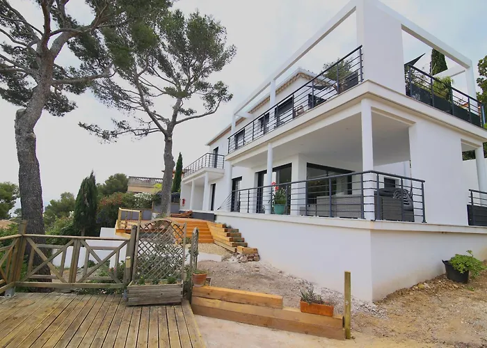 Le Cap Marlou Vue D'en Bas