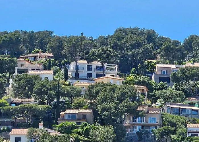 Le Cap Marlou Vue D'en Bas Saint-Mandrier-sur-Mer