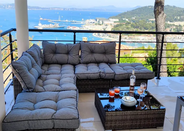 Le Cap Marlou Vue D'en Bas * Saint-Mandrier-sur-Mer